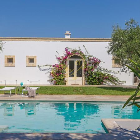 Td Dimora Del Giglio With Organic Garden With Pool Villa Остуни Екстериор снимка