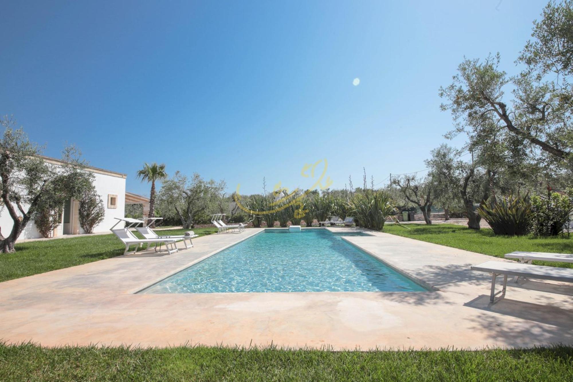 Td Dimora Del Giglio With Organic Garden With Pool Villa Остуни Екстериор снимка
