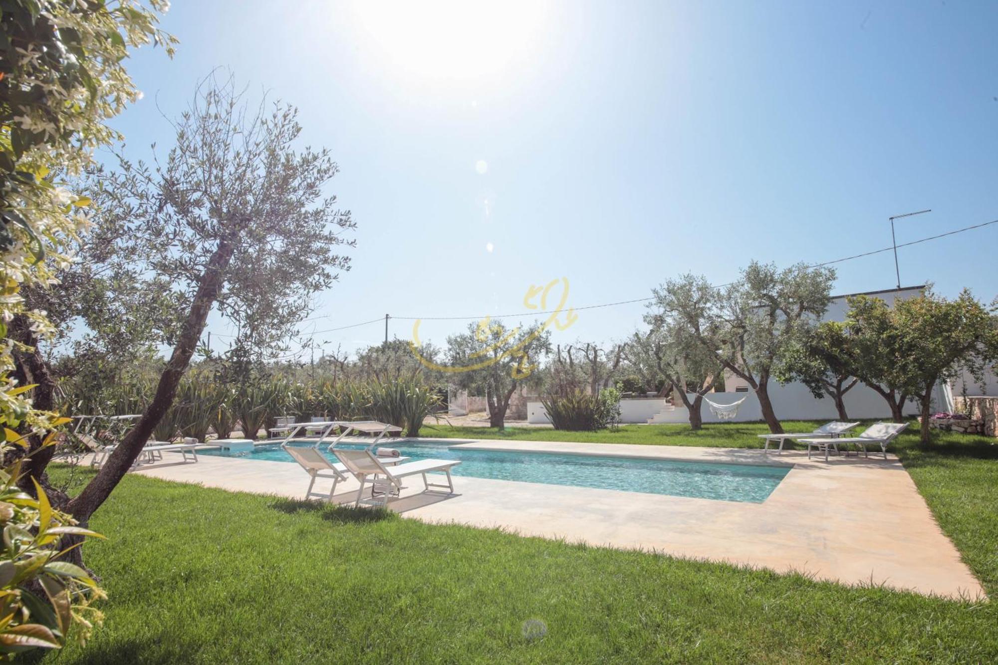 Td Dimora Del Giglio With Organic Garden With Pool Villa Остуни Екстериор снимка