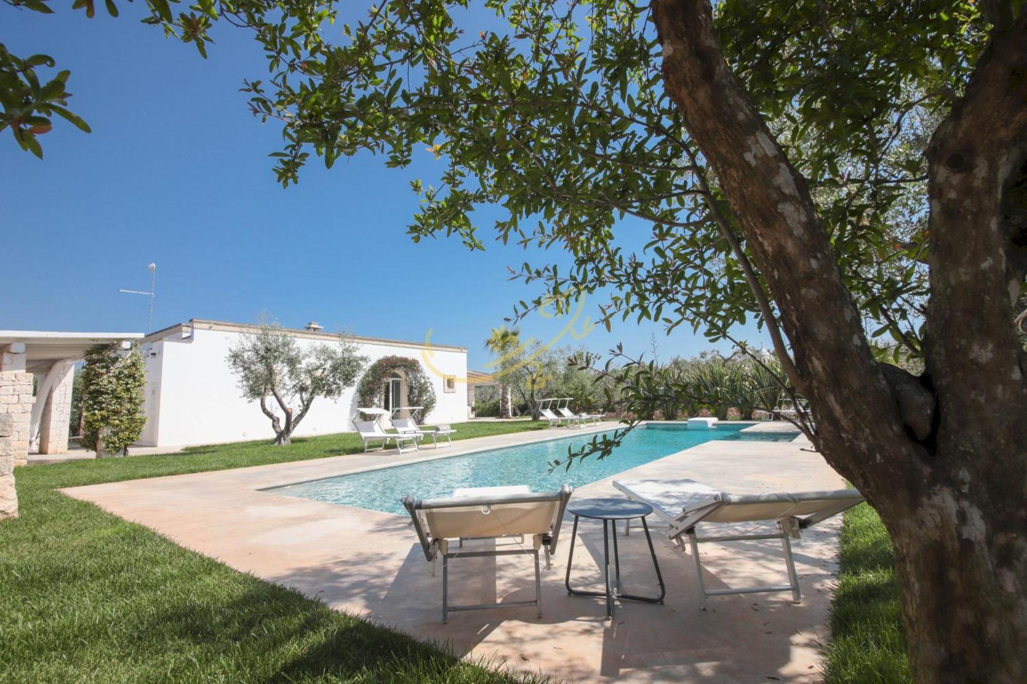 Td Dimora Del Giglio With Organic Garden With Pool Villa Остуни Екстериор снимка