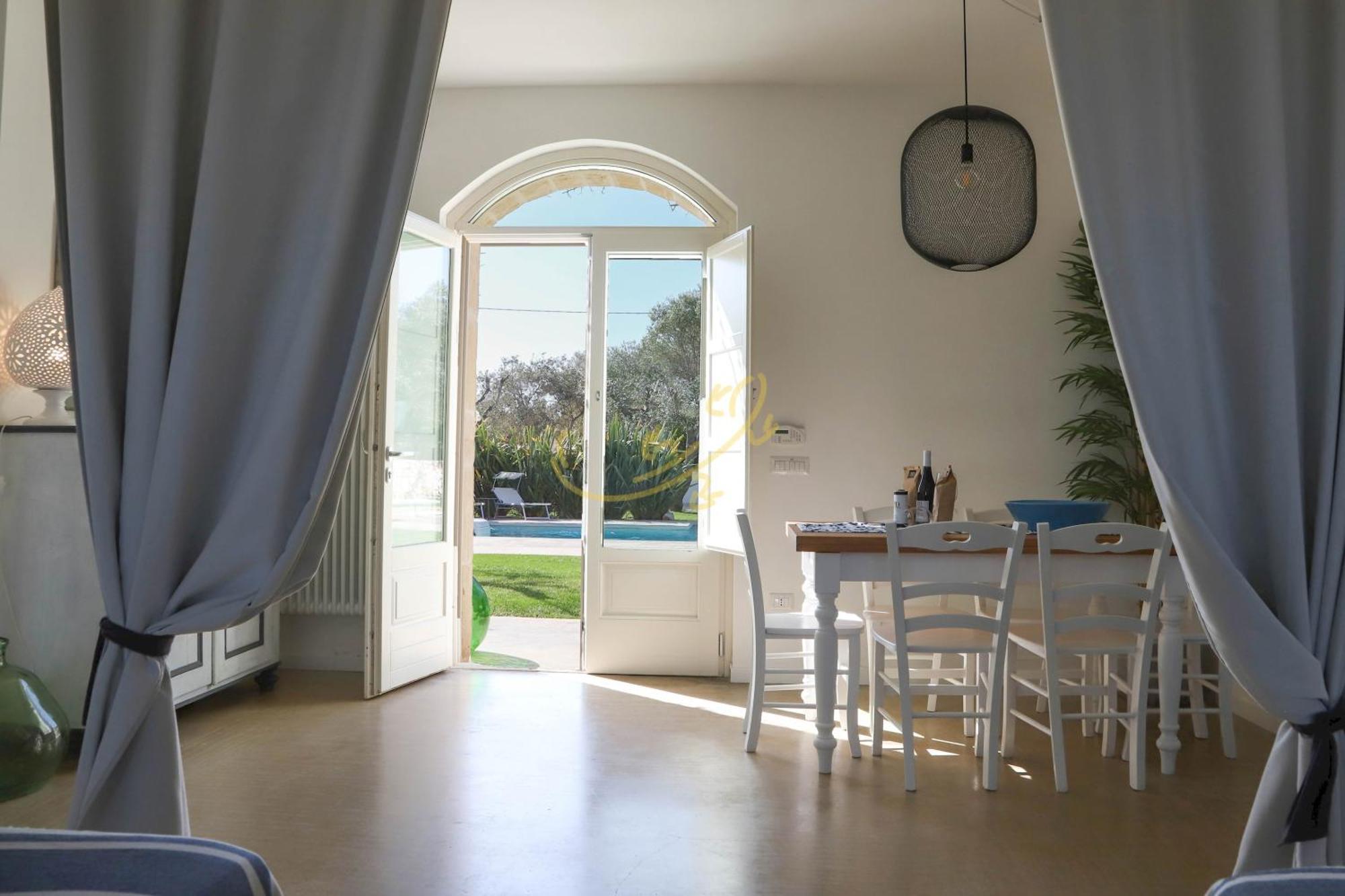 Td Dimora Del Giglio With Organic Garden With Pool Villa Остуни Екстериор снимка