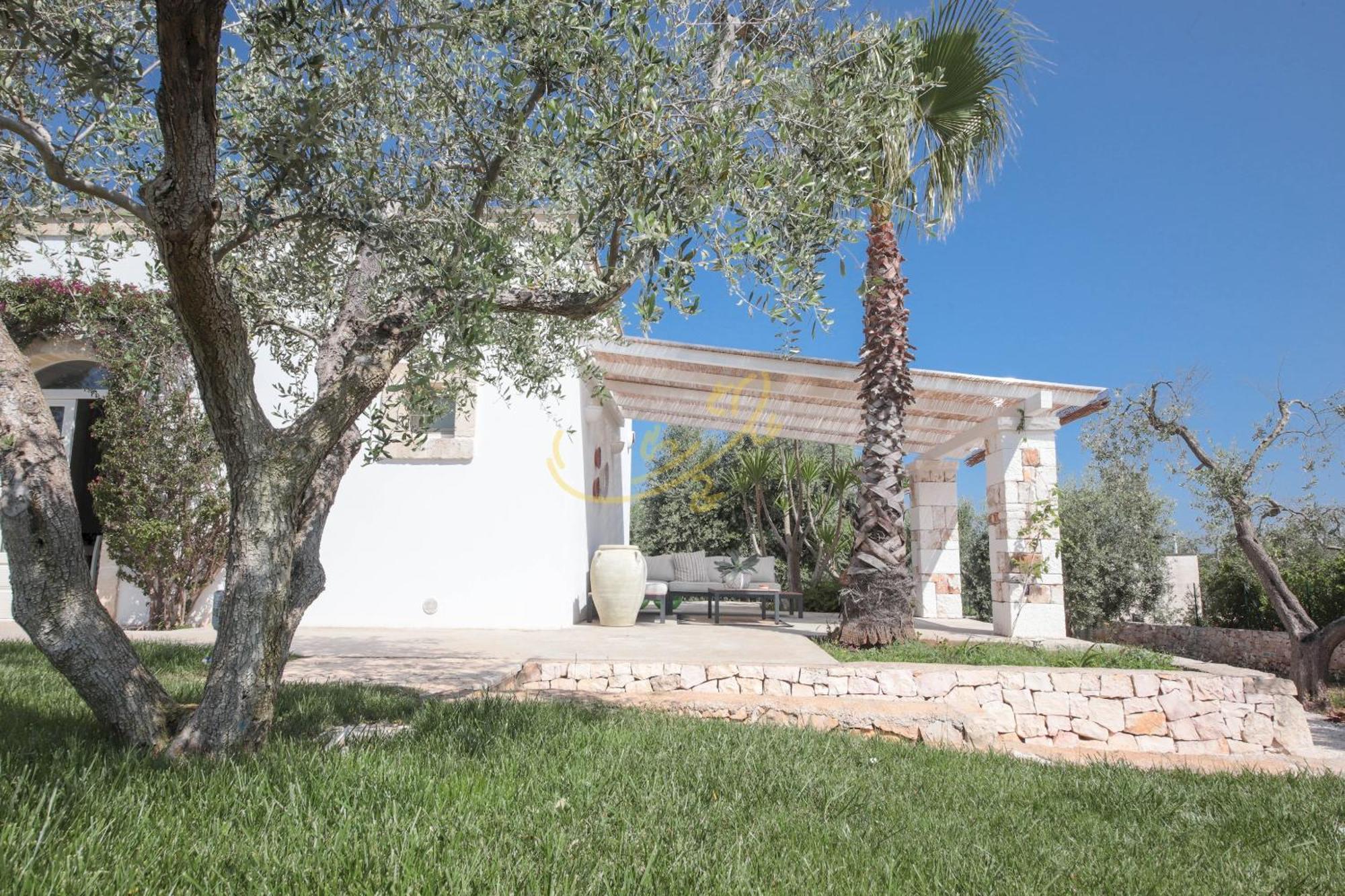 Td Dimora Del Giglio With Organic Garden With Pool Villa Остуни Екстериор снимка