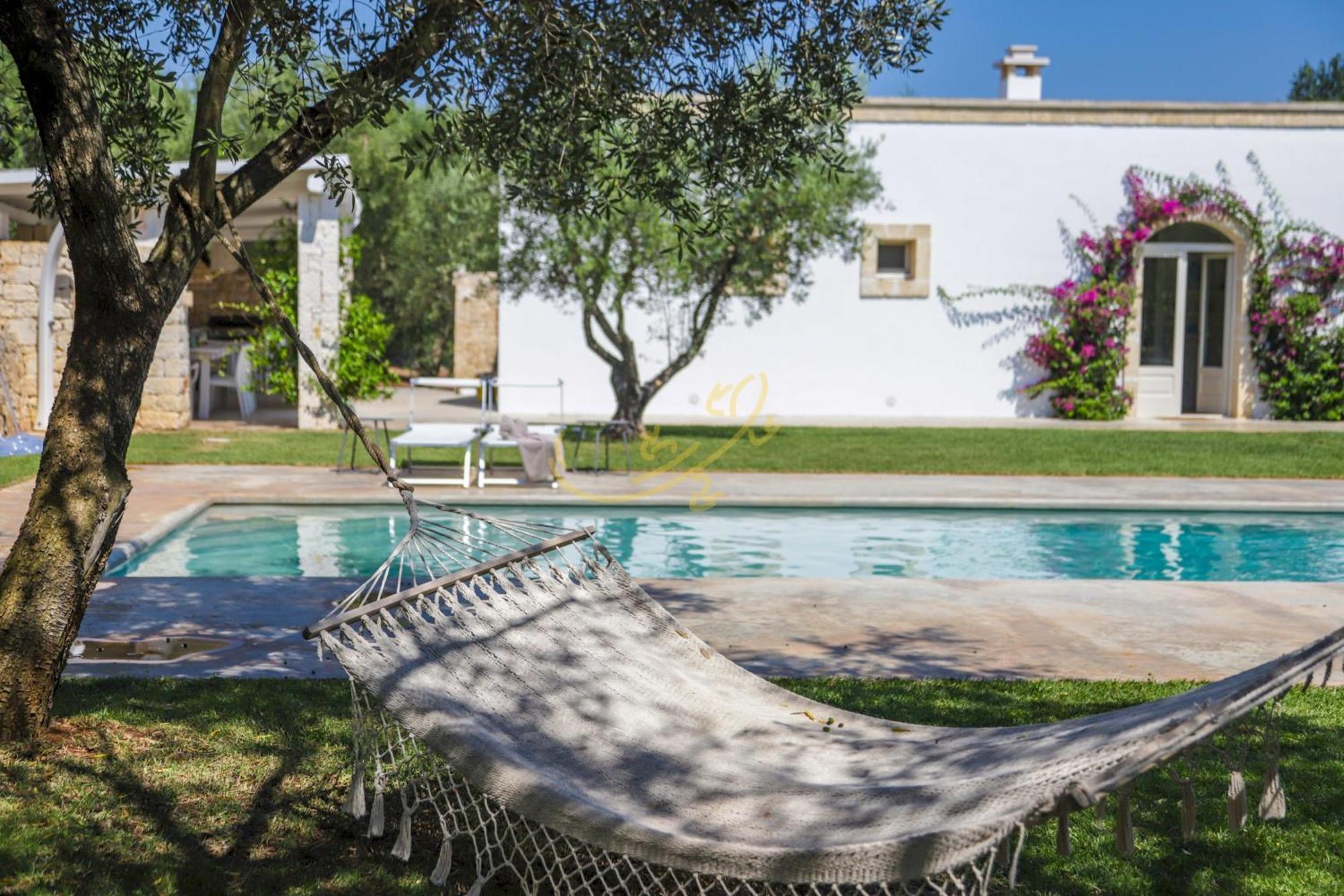 Td Dimora Del Giglio With Organic Garden With Pool Villa Остуни Екстериор снимка